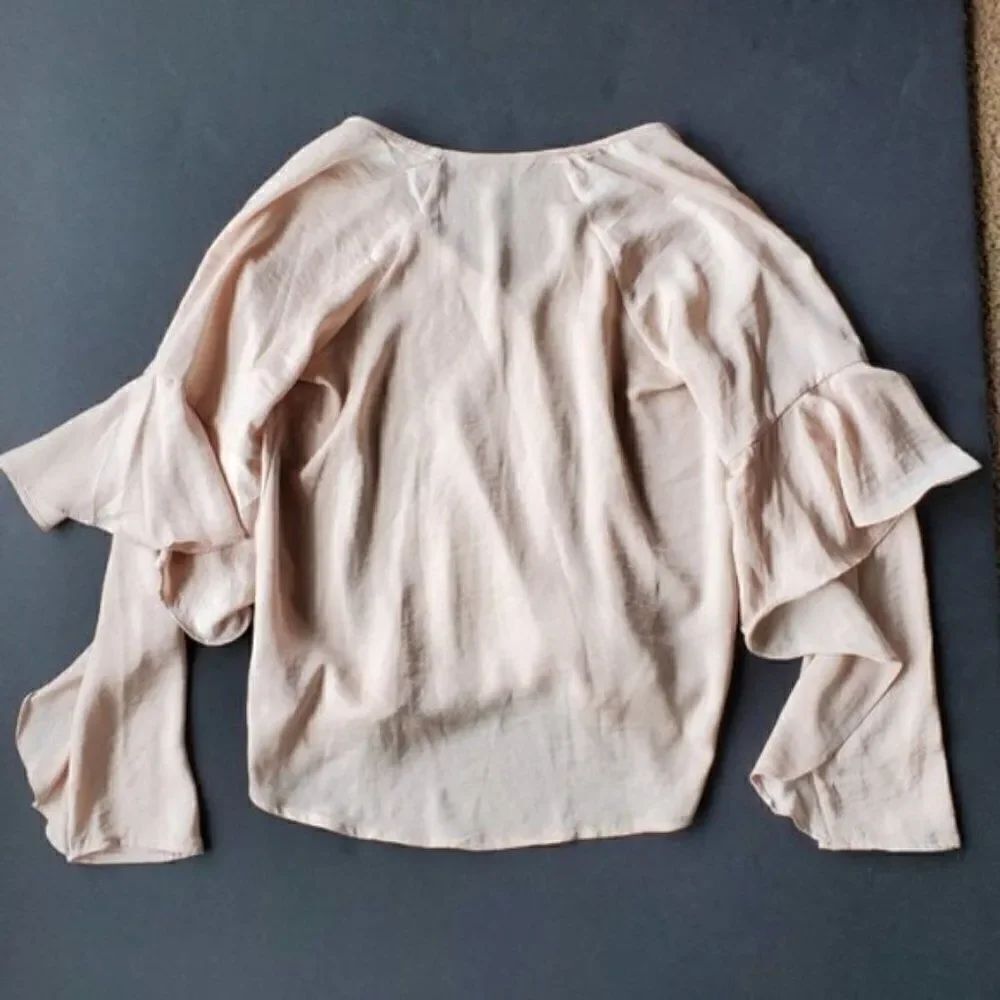💍Express Light Pink Silky Blouse - Picture 6 of 8